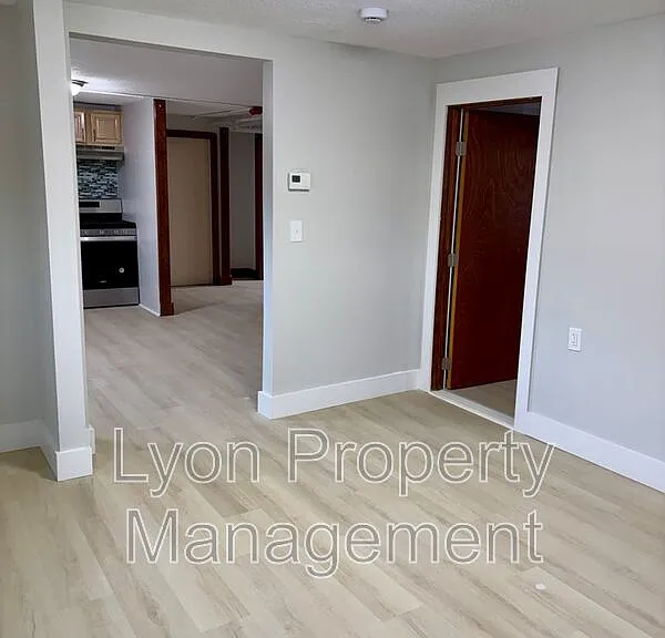 262 Illinois St #2 — Photo 5