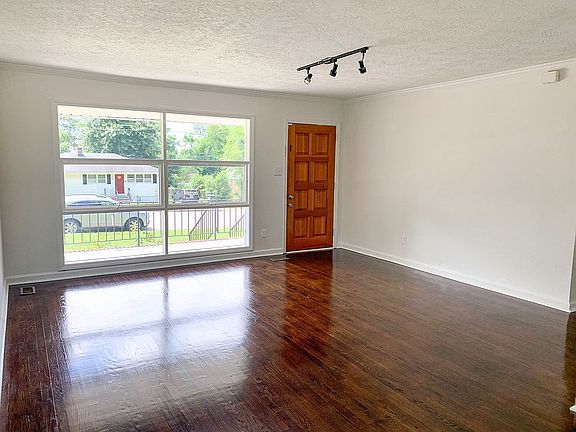 3rd image of 427 Audubon Cir
