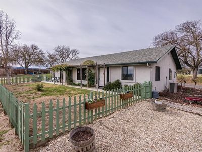 77 La Vista Way, Paso Robles, CA, 93446