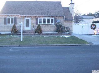66 Cheltenham Rd, West Babylon, NY 11704