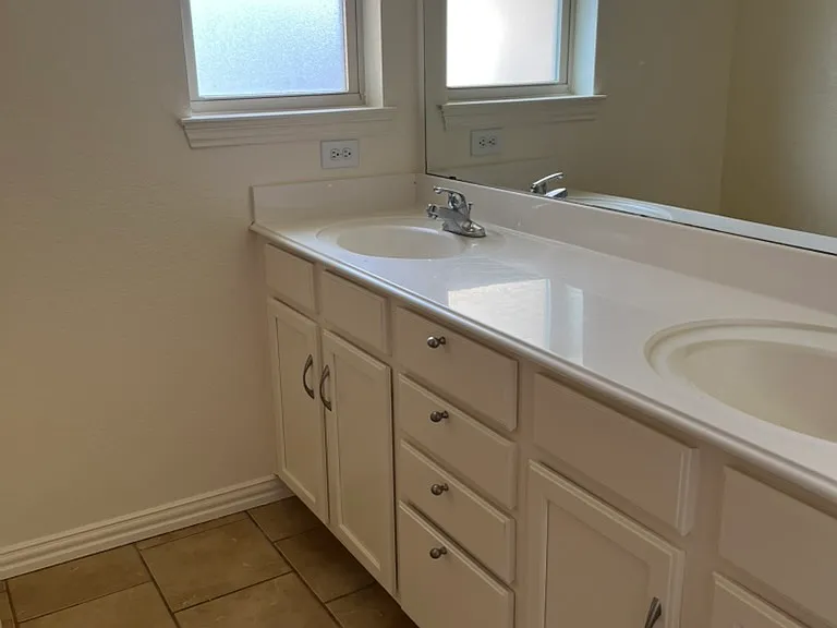 413 Sheri Ln — Photo 6