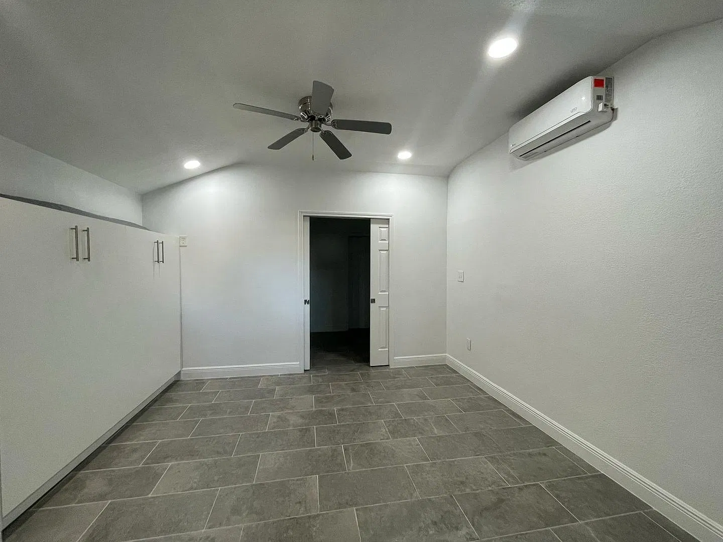 1 bed, 1.0 bath, 340 sqft, $850 — Photo 4