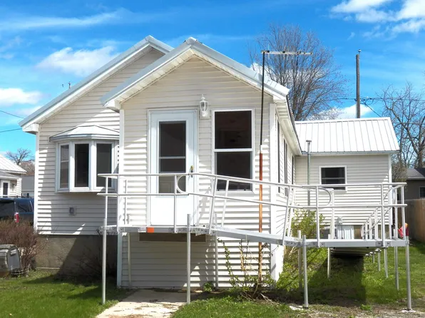 506 Park Ave, Oconto, WI 54153