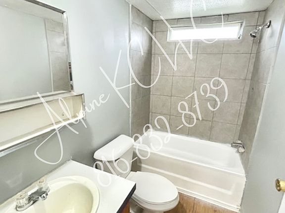 4th image of 5505 SW Lakefront Ln S Trailer 4