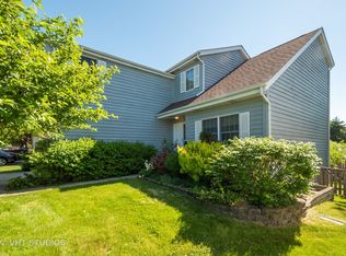 1913 Brookside Ln, Hoffman Estates, IL 60169