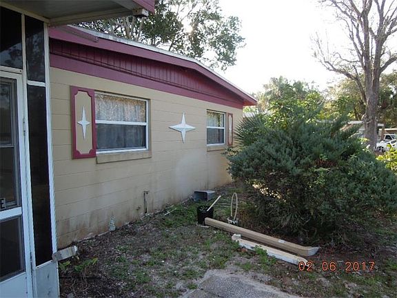 3rd image of 133 E Lauren Ct