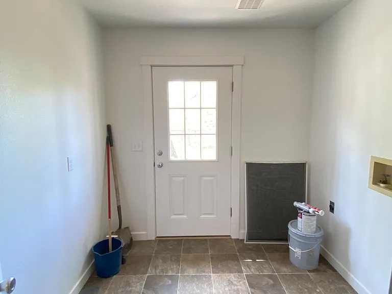 1501 S Grant Ave — Photo 18