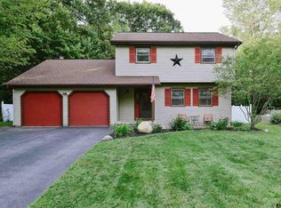 103 Wineberry Ln, Malta, NY 12020