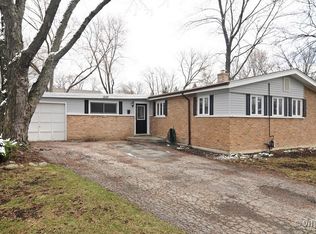 1227 N Wilke Rd, Arlington Heights, IL 60004