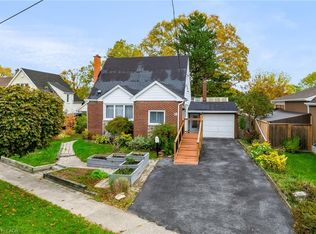 18 Flanders Ave, Saint Catharines, ON L2M 5X3