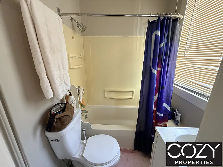 20 John F Kennedy St #7 — Photo 2