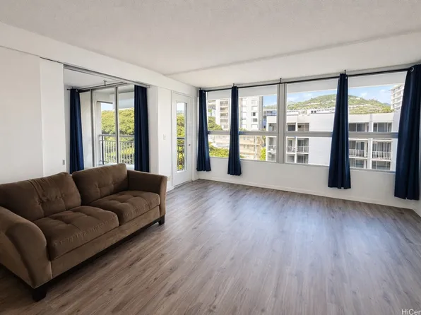 1621 Dole St APT 402, Honolulu, HI 96822