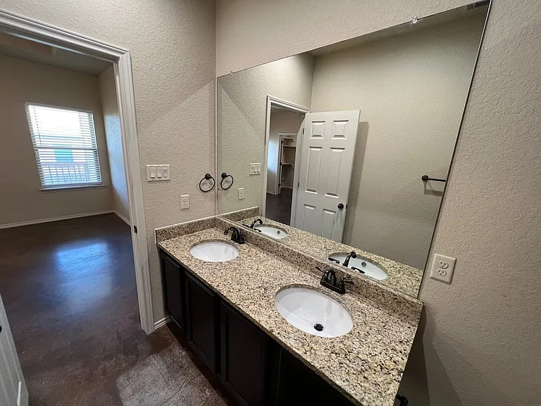 211 Eugene Pass — Photo 28
