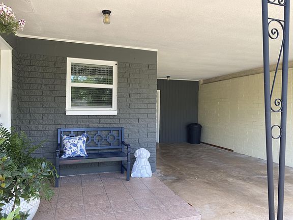 5th image of 205 Putnam Ave