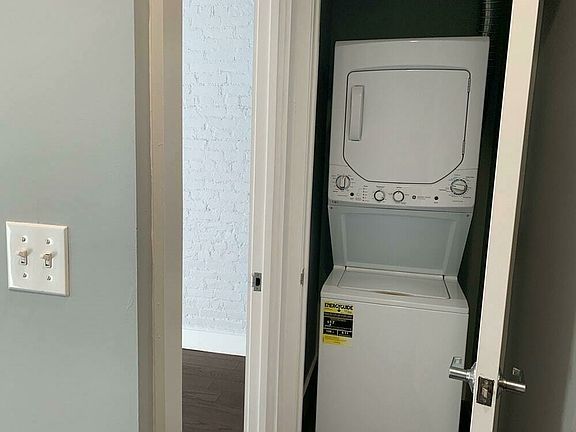 4th image of 203 W 19th St APT 3R
