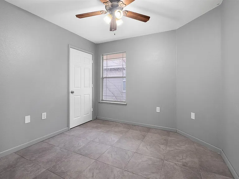 5813 Angel Dr — Photo 10