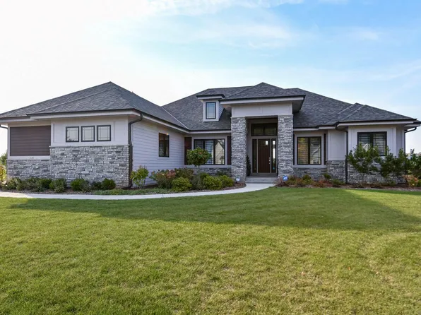 235 Four Winds COURT, Hartland, WI 53029