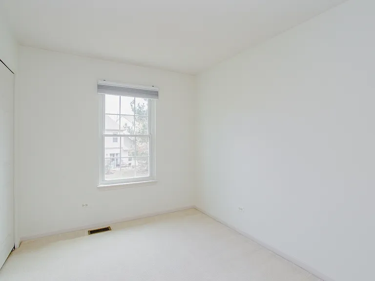 1217 N Village Dr — Photo 25