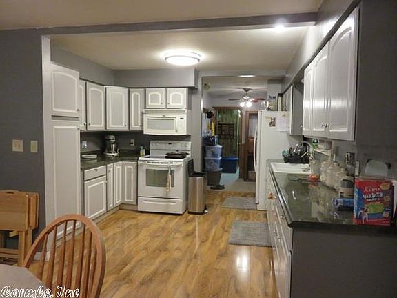 2nd image of 601 S Sequoia Dr