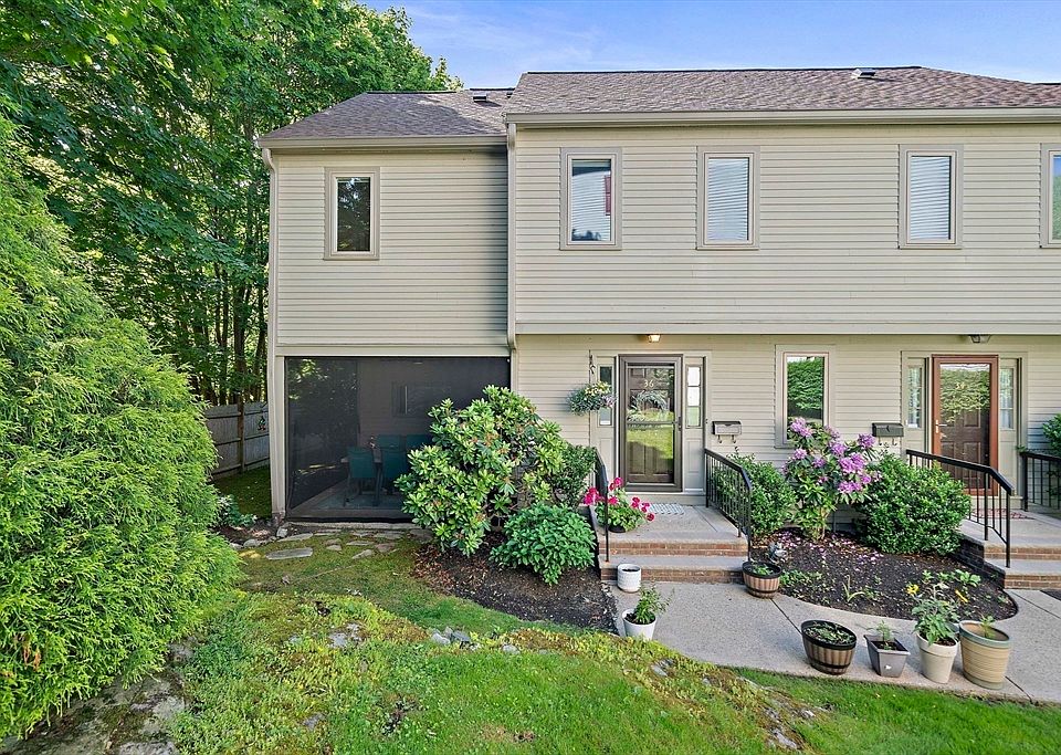 1st image of 36 Maple St Unit 36