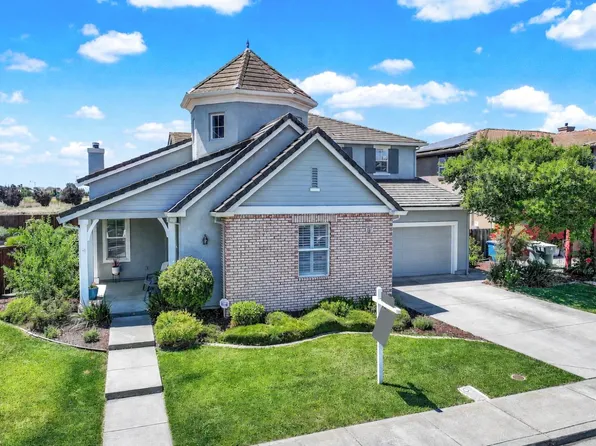 697 Purple Martin Dr, Vacaville, CA 95687