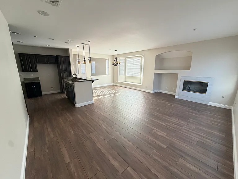 15972 Katherine St — Photo 5