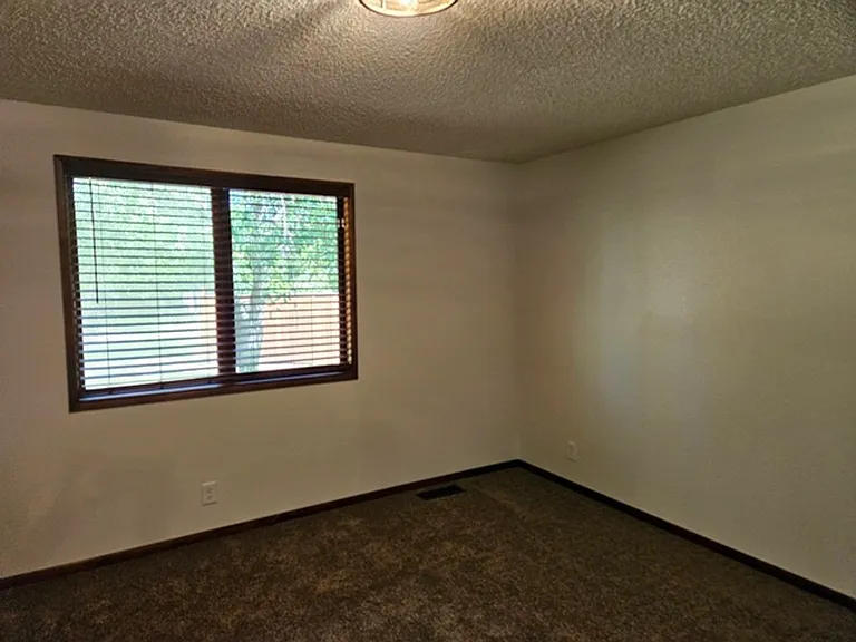 2245 Heath St S — Photo 15