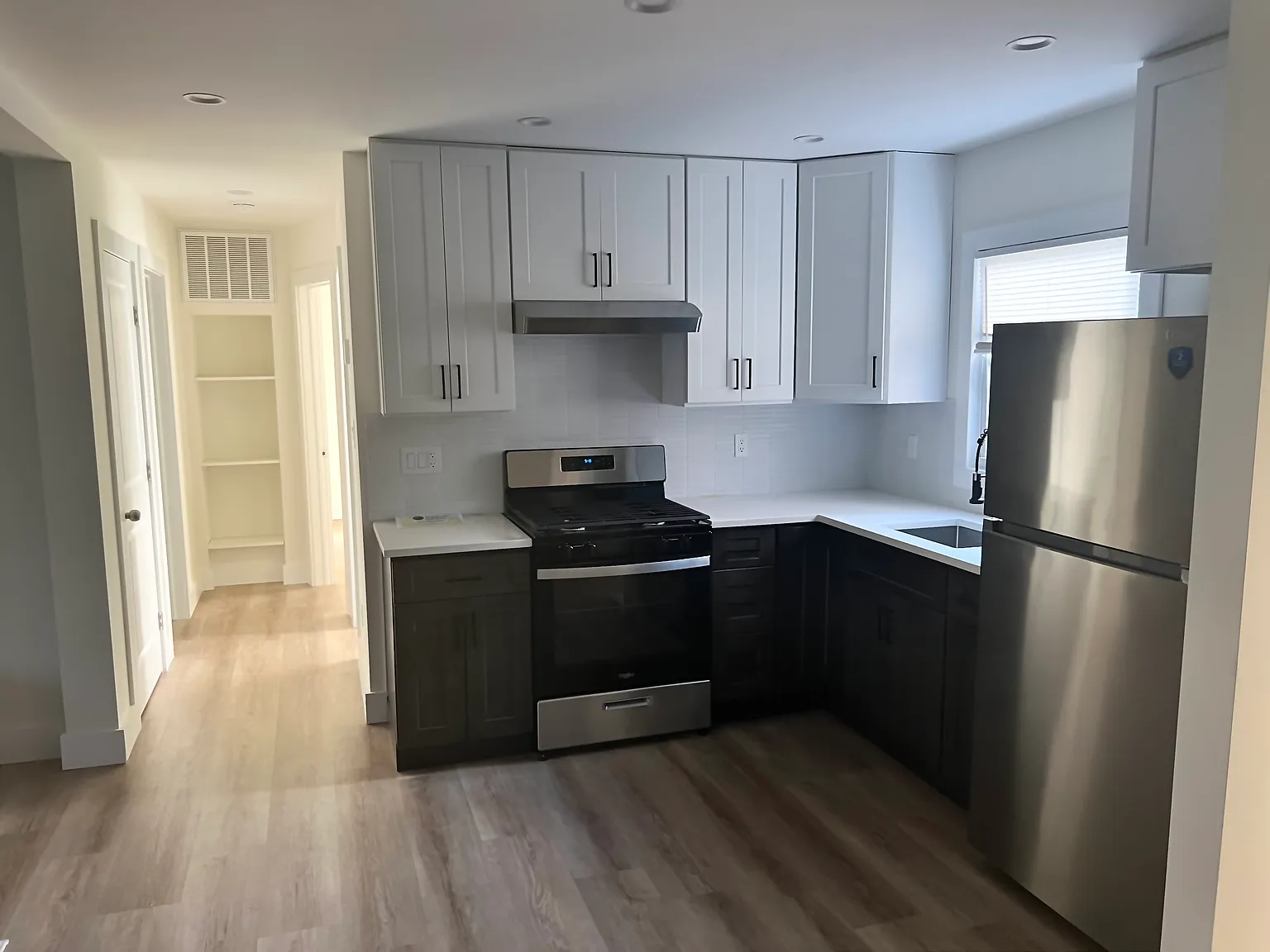 3 bed, 1400 sqft, $3,500 — Photo 1