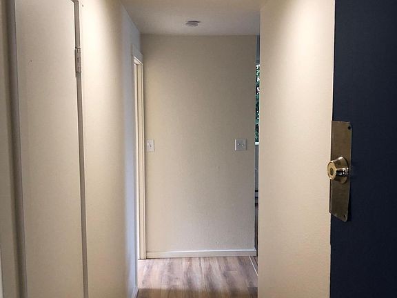5th image of 419 19th Ave E #6