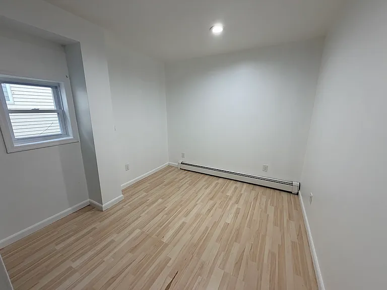 165 Mac Arthur Ave — Photo 5