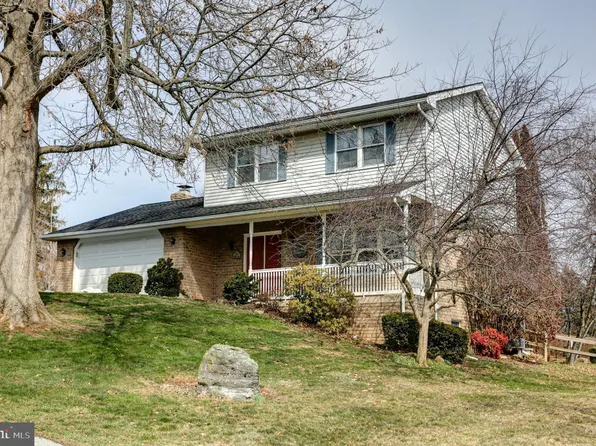 6 Enck Dr, Boiling Springs, PA 17007