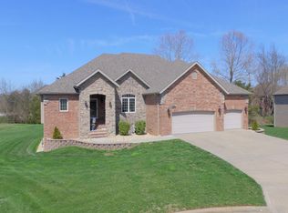 2201 E Parkview Ave, Ozark, MO 65721