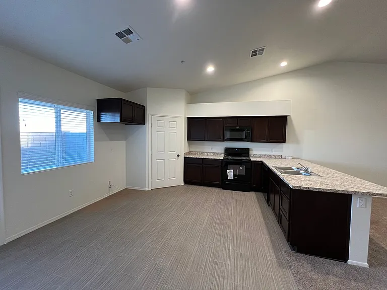 7396 E 36th Pl — Photo 7