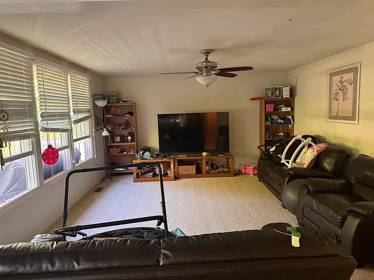 613 Quincy Ln — Photo 10
