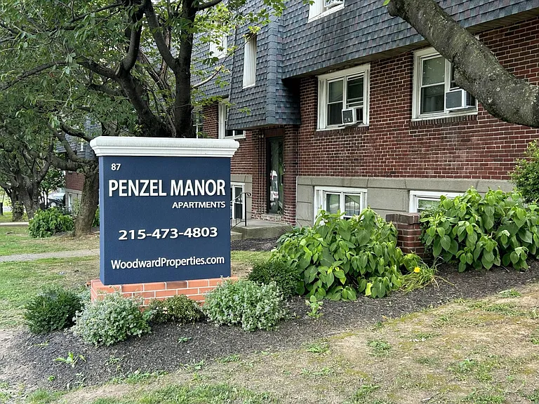 Penzel Manor Apartments — Photo 3