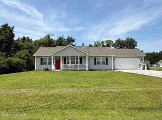 306 Top Knot Rd, Hubert, NC 28539