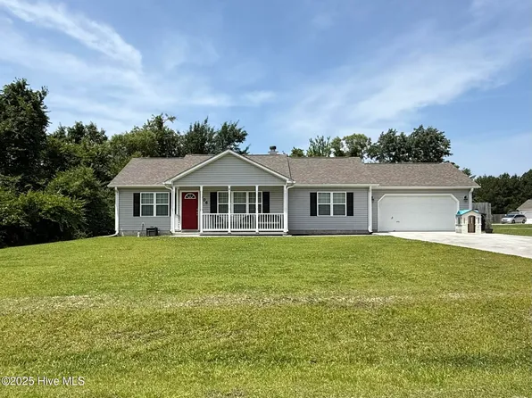 306 Top Knot Road, Hubert, NC 28539