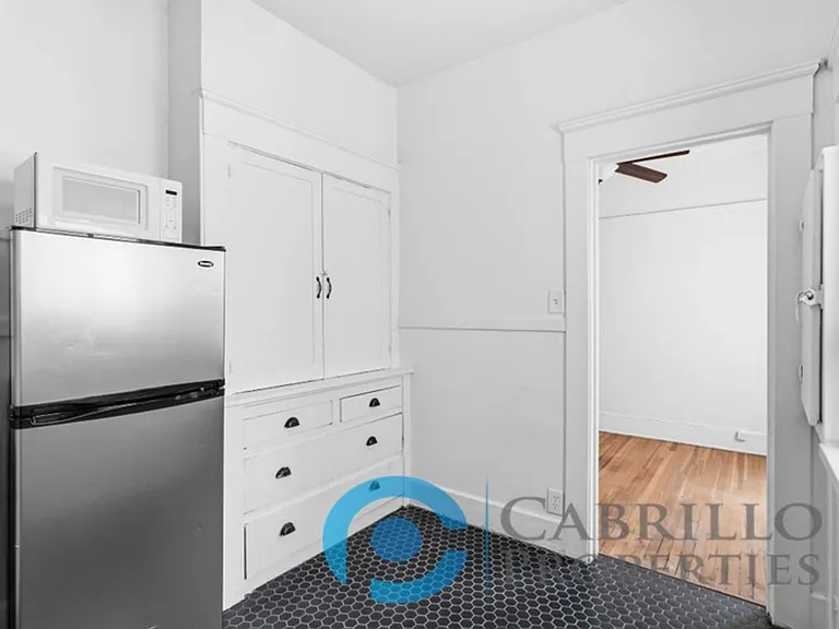 Casa Blanca Apartments — Photo 11