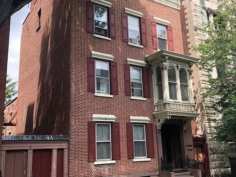 53 2nd St #4 — Photo 9