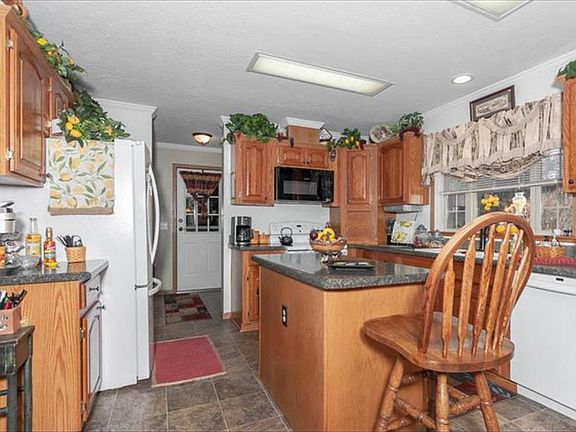 2nd image of W1788 Maple Hill Ln