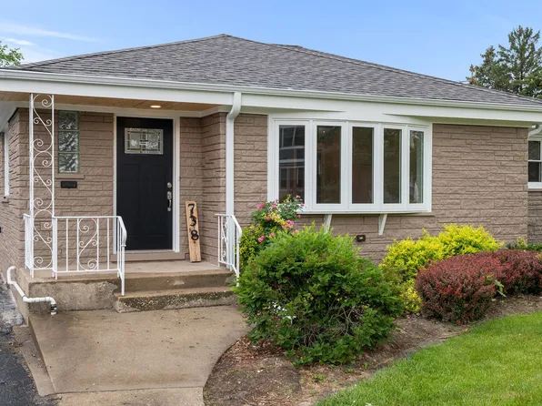 738 S Saylor Ave, Elmhurst, IL 60126