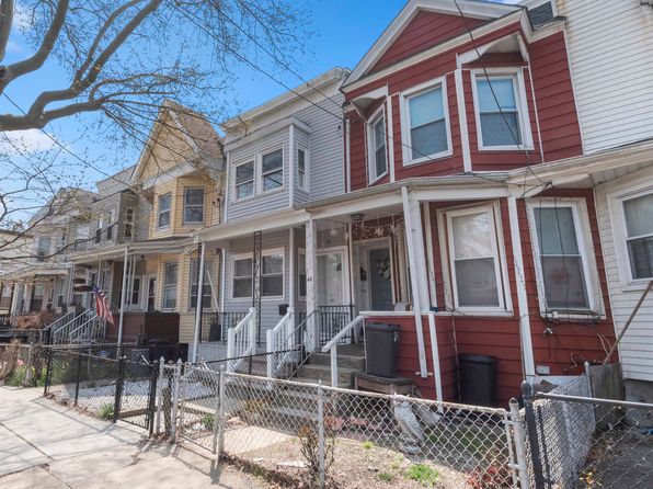 46 E 34th St, Bayonne, NJ 07002