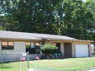 1706 Plantivigne Dr, Texarkana, TX 75501