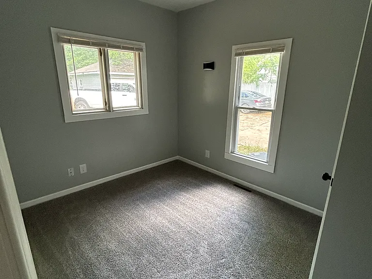 722 S Jefferson St — Photo 6