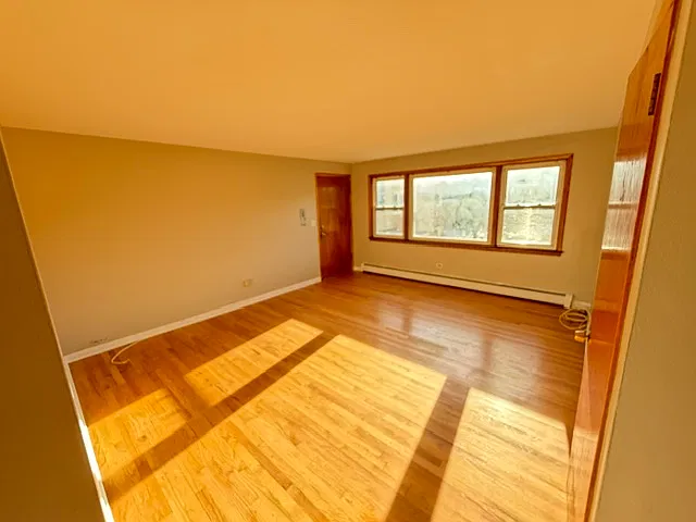2 bed, 900 sqft, $1,700 — Photo 1