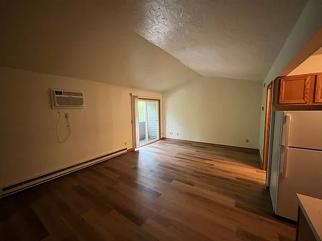 1101-1121 Macarthur Rd #9 — Photo 10