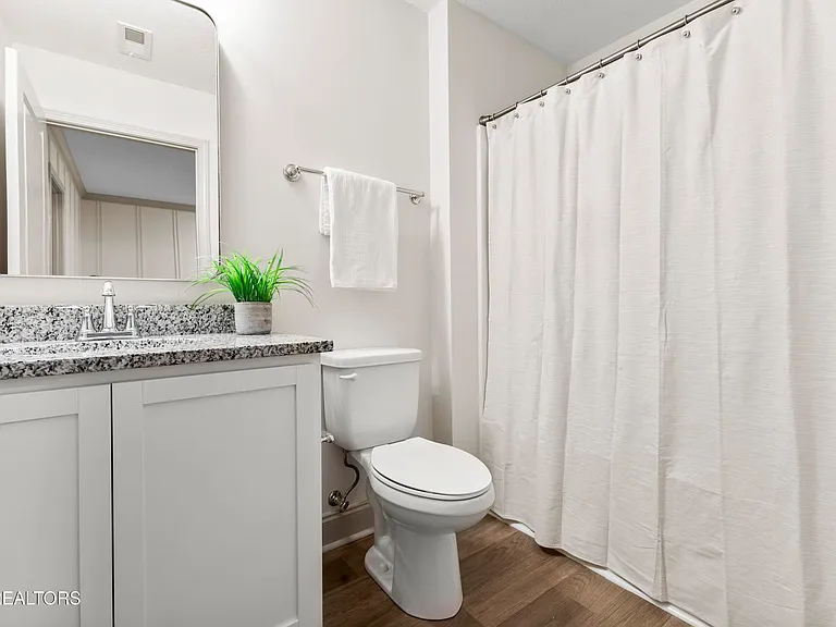 1807 Bennett Village Dr — Photo 8