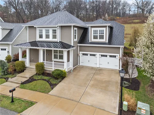 225 Venango Trl, Mars, PA 16046