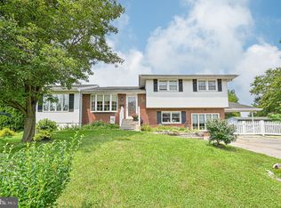 221 S School St, Gibbstown, NJ 08027