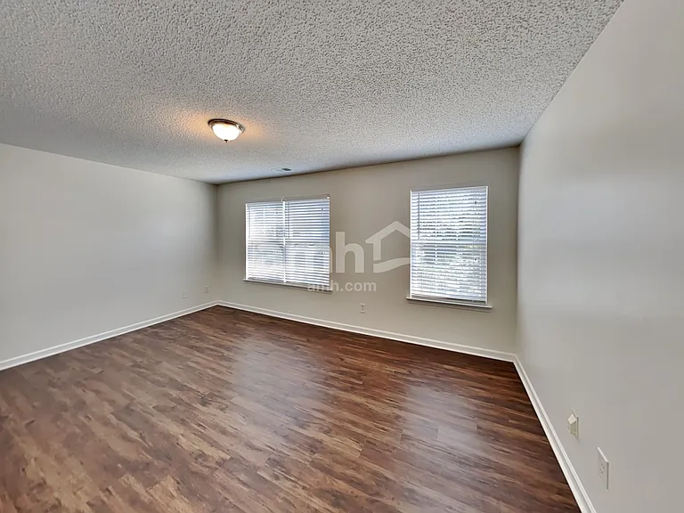 10713 Haddington Dr NW — Photo 19